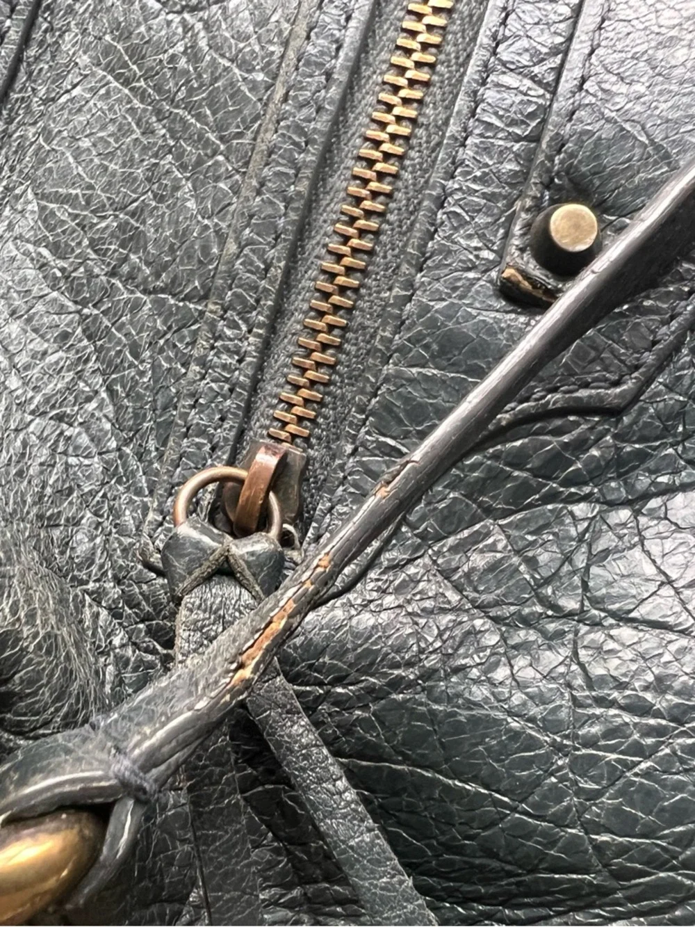 Balenciaga Motocross Agneau Classic Flat Crossbody Bag - Picture 12 of 15